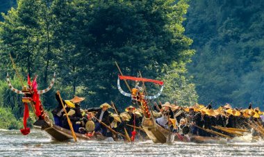 多彩贵州 苗族独木龙舟节